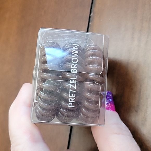 ๐ INVISI BOBBLE HAIR RINGS - Picture 2 of 5